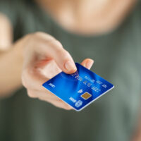 8 credit card habits to avoid